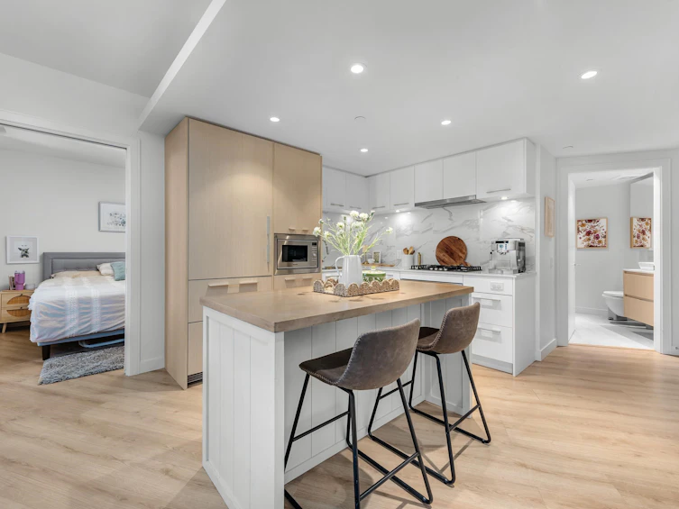 603-1500 Fern Street, North Vancouver, BC, V7J 0E6 - 3