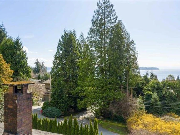 3895 Southridge Avenue, West Vancouver, BC, V7V 3H9 - 8