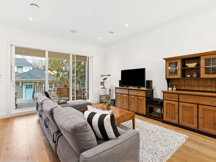 2975 W 15th Avenue, Vancouver, BC, V6K 3A2 - 18