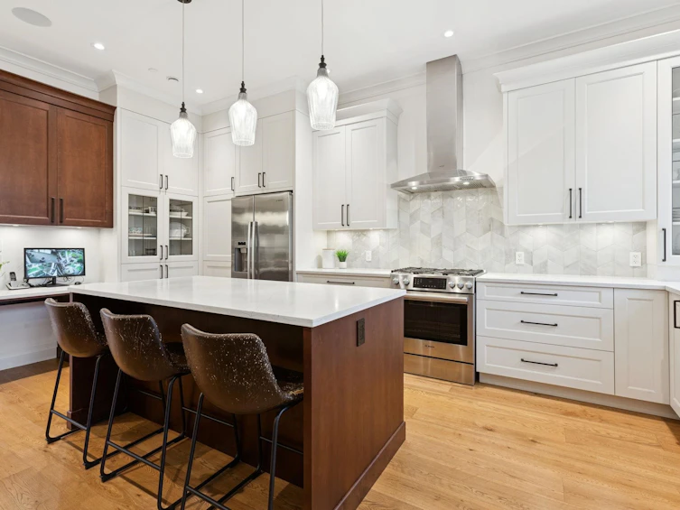 2975 W 15th Avenue, Vancouver, BC, V6K 3A2 - 10