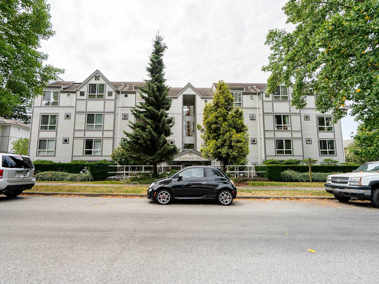 301-7465 Sandborne Avenue, Burnaby, BC, V3N 4W7 - 2