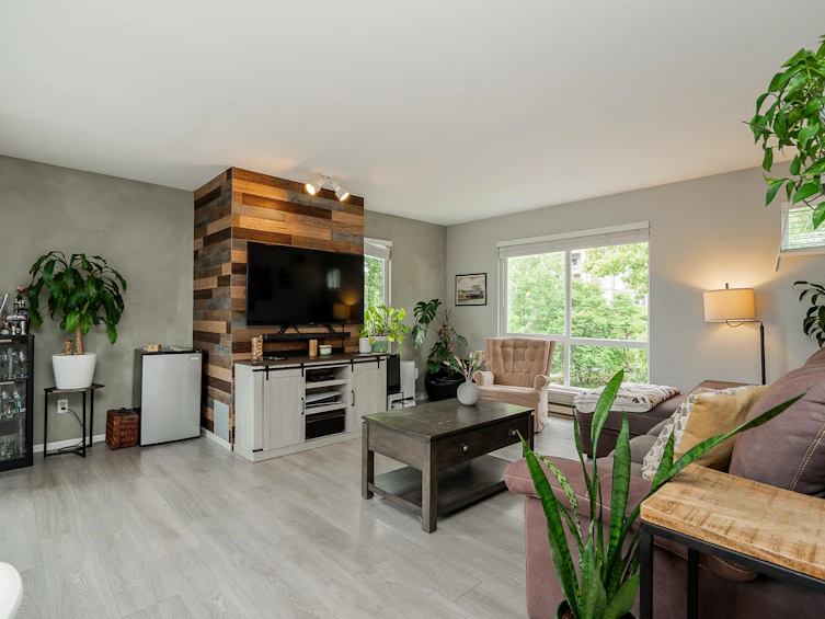 301-7465 Sandborne Avenue, Burnaby, BC, V3N 4W7 - 12