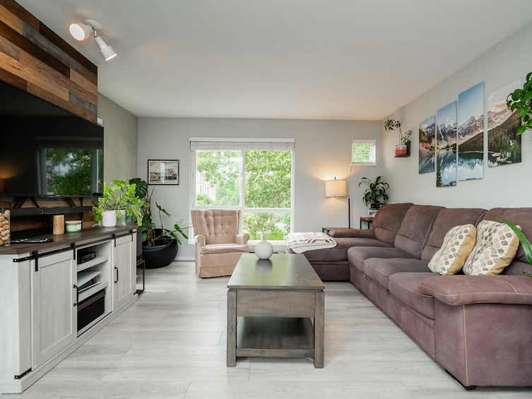 301-7465 Sandborne Avenue, Burnaby, BC, V3N 4W7 - 13