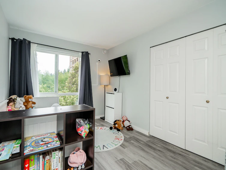 301-7465 Sandborne Avenue, Burnaby, BC, V3N 4W7 - 23