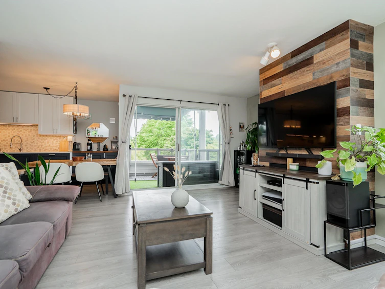 301-7465 Sandborne Avenue, Burnaby, BC, V3N 4W7 - 16