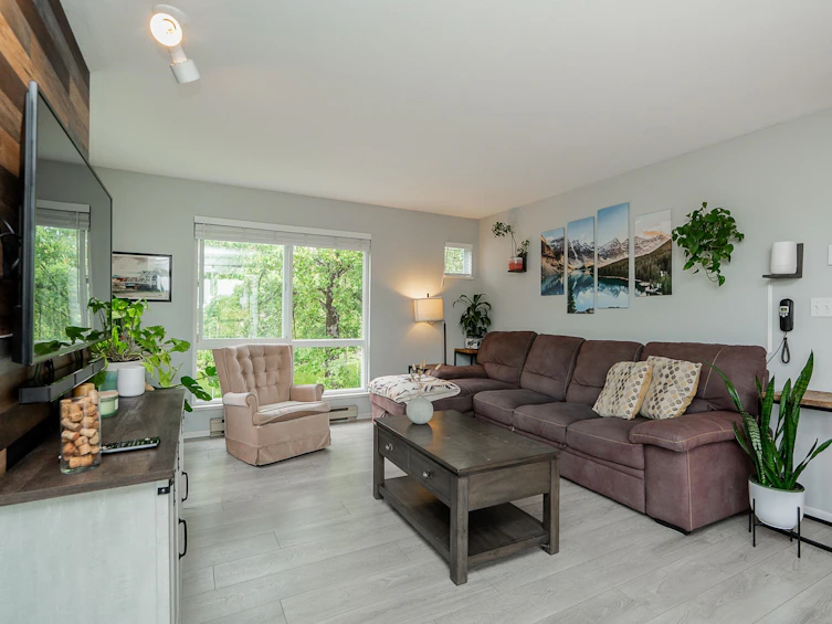 301-7465 Sandborne Avenue, Burnaby, BC, V3N 4W7 - 14