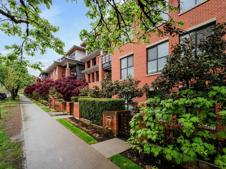 PH2-7988 Yukon Street, Vancouver, BC, V5X 2Y7 - 10