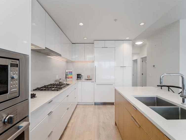PH2-7988 Yukon Street, Vancouver, BC, V5X 2Y7 - 17