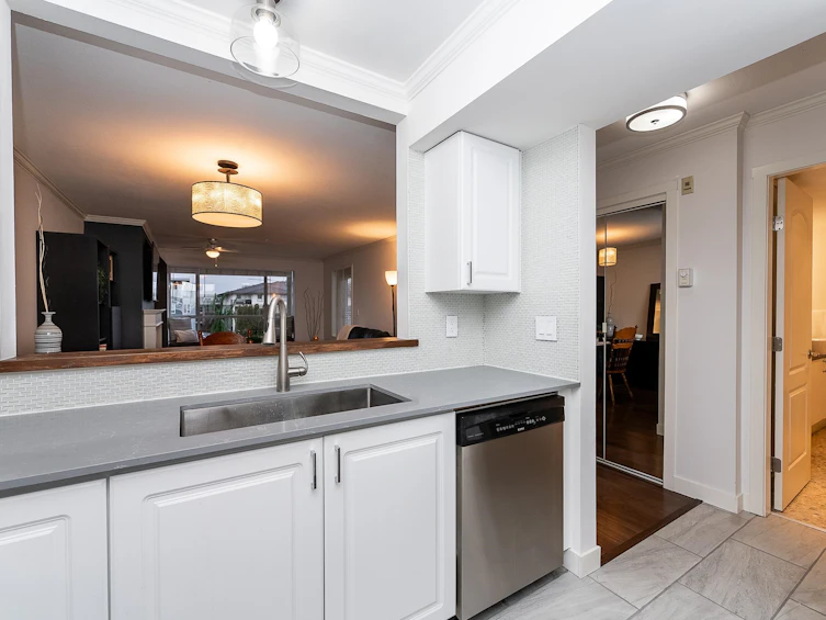 305-2340 Hawthorne Avenue, Port Coquitlam, BC, V3C 1W9 - 5