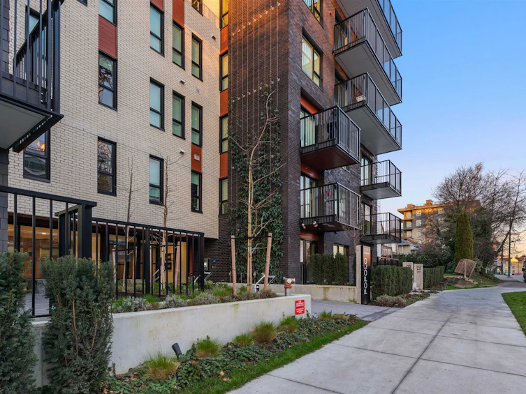203-2235 E Broadway, Vancouver, BC, V5N 0J5 - 11