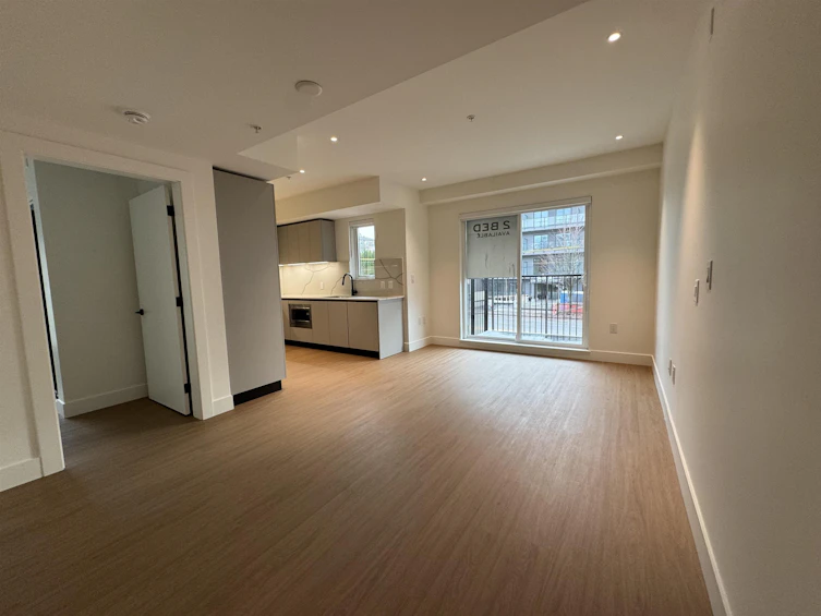 203-2235 E Broadway, Vancouver, BC, V5N 0J5 - 2