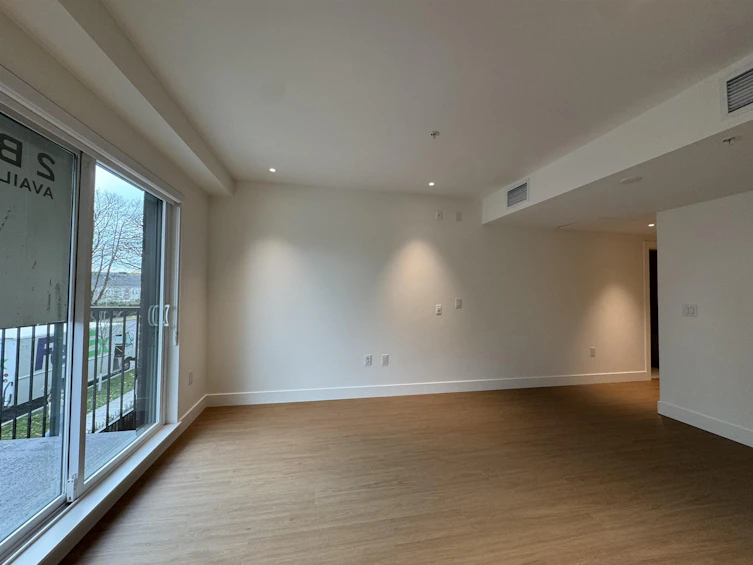 203-2235 E Broadway, Vancouver, BC, V5N 0J5 - 4