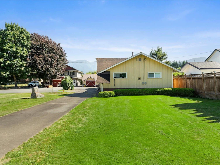 45240 South Sumas Road, Chilliwack, BC, V2R 1W9 - 2