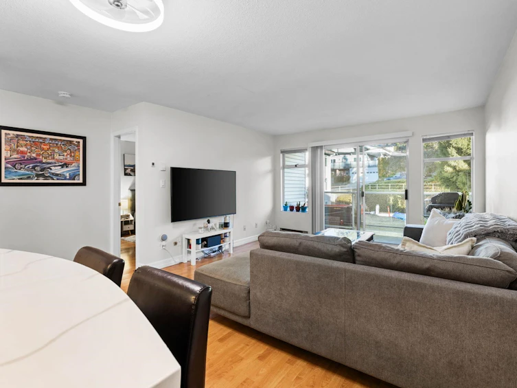 310-5335 Hastings Street, Burnaby, BC, V5B 1P9 - 5