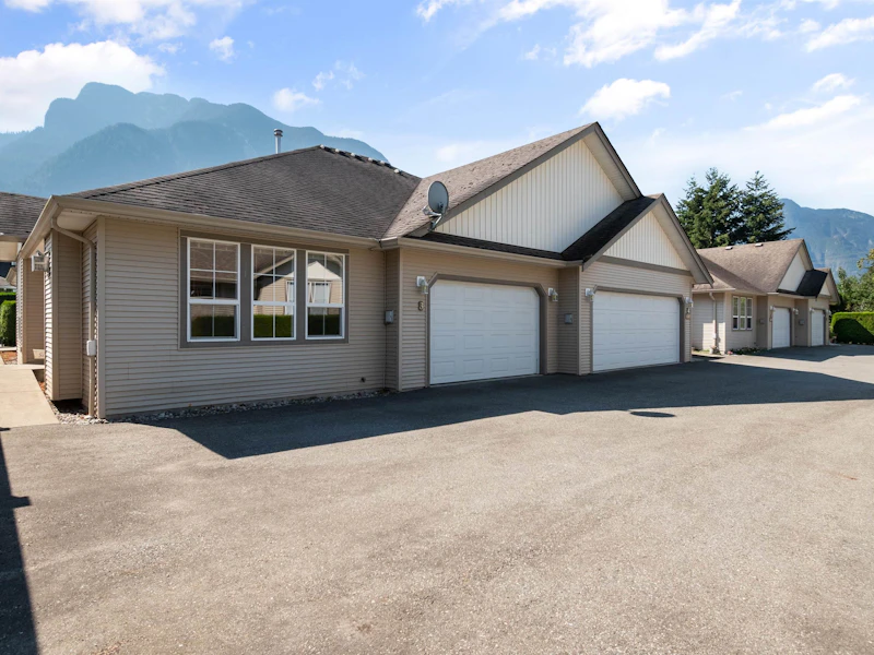 3 - 648 Coquihalla Street, Hope BC V0X 1L4