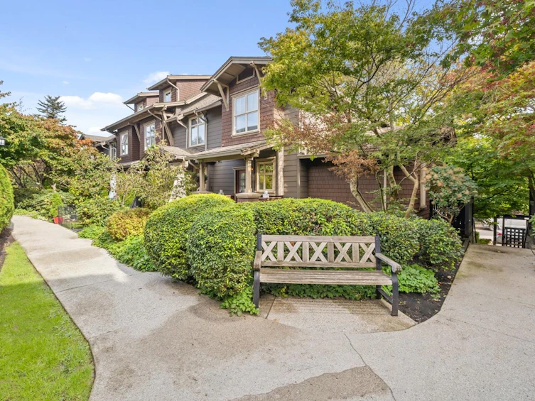 246-600 Park Crescent, New Westminster, BC, V3L 5W1