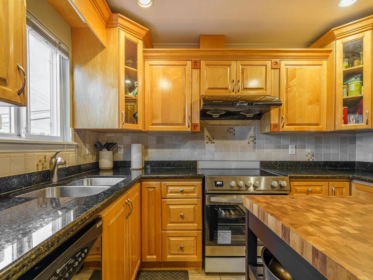 1150 E 41st Avenue, Vancouver, BC, V5W 1R2 - 9