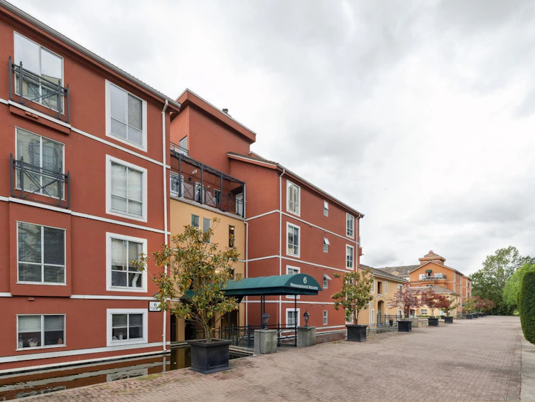 104-6 Renaissance Square, New Westminster, BC, V3M 6N8 - 38