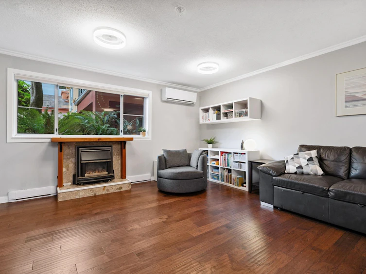 104-6 Renaissance Square, New Westminster, BC, V3M 6N8 - 5