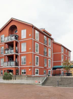 104 6 Renaissance Square