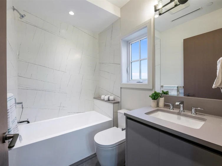 3852 W 50th Avenue, Vancouver, BC, V6N 3V5 - 17
