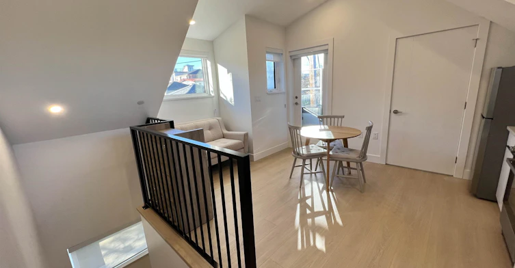 5482 Quebec Street, Vancouver, BC, V5W 1J8 - 8