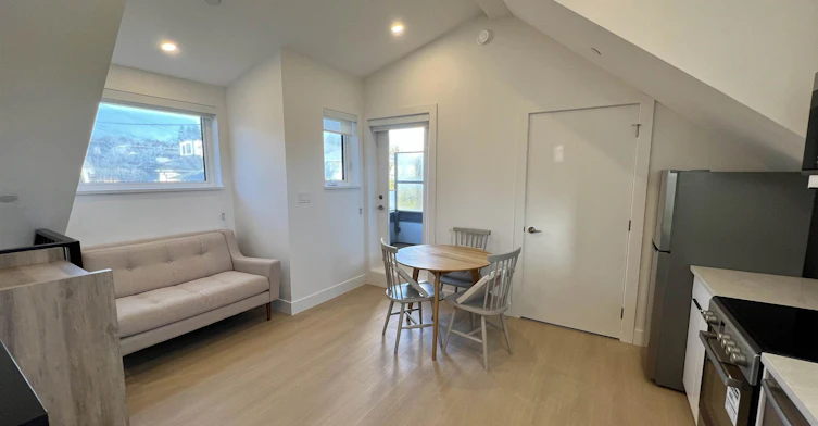 5482 Quebec Street, Vancouver, BC, V5W 1J8 - 7