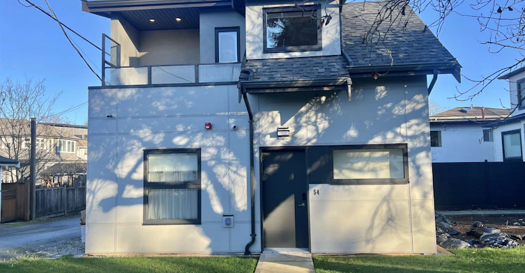 5482 Quebec Street, Vancouver, BC, V5W 1J8
