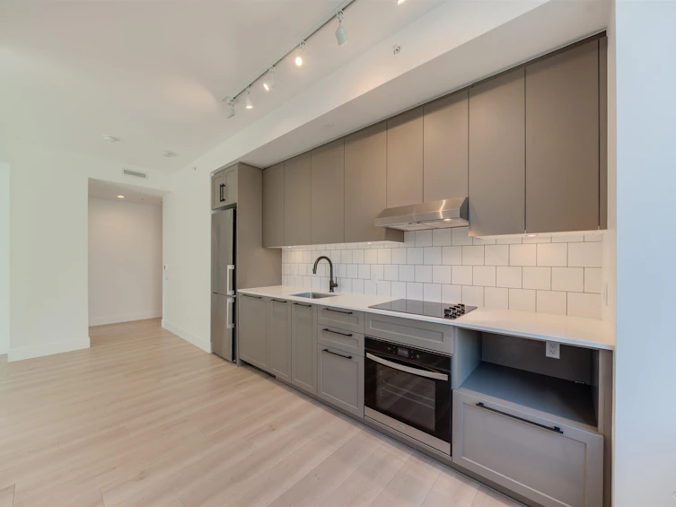 210-8750 University Crescent, Burnaby, BC, V5A 0G9 - 8