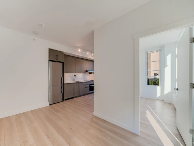 210-8750 University Crescent, Burnaby, BC, V5A 0G9 - 9