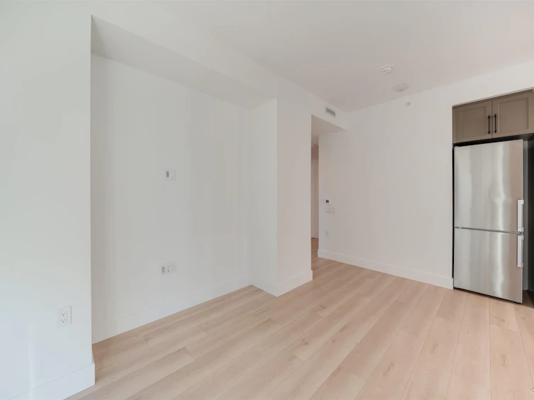 210-8750 University Crescent, Burnaby, BC, V5A 0G9 - 5
