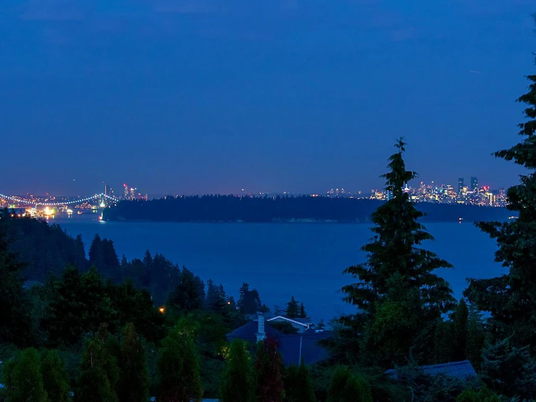 4265 Rockbank Place, West Vancouver, BC, V7W 1A8 - 11