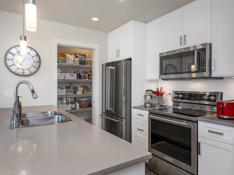 203-2242 Whatcom Road, Abbotsford, BC, V3G 0B3 - 7