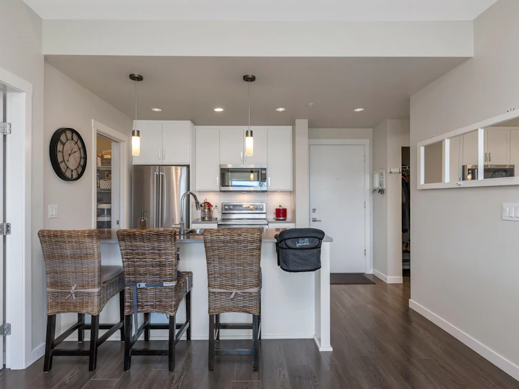 203-2242 Whatcom Road, Abbotsford, BC, V3G 0B3 - 5