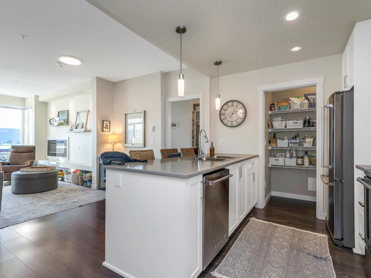 203-2242 Whatcom Road, Abbotsford, BC, V3G 0B3 - 9