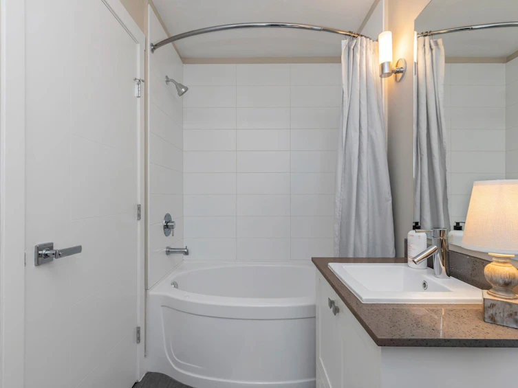 203-2242 Whatcom Road, Abbotsford, BC, V3G 0B3 - 22