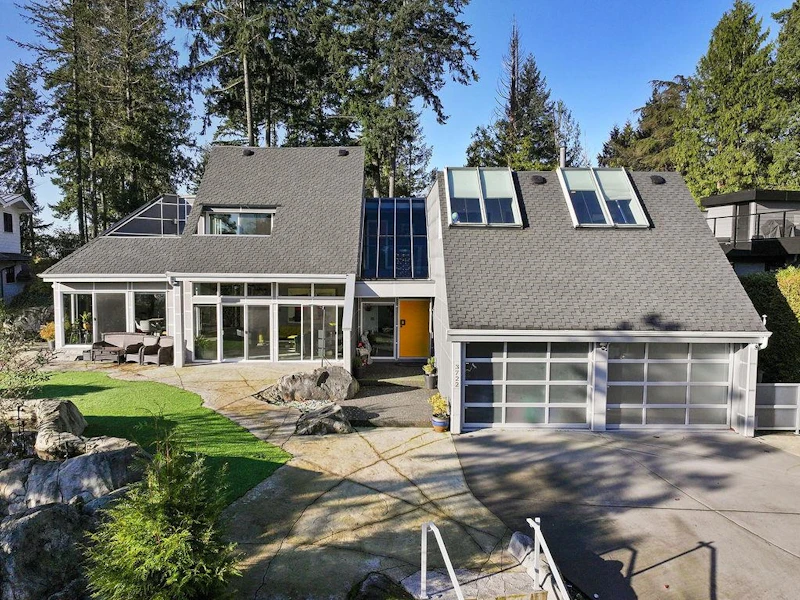3722 Southridge Place, West Vancouver BC V7V 3H8