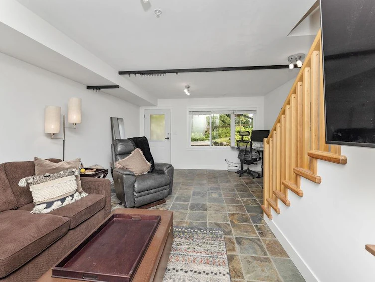 3-728 Gibsons Way, Gibsons, BC, V0N 1V9 - 33