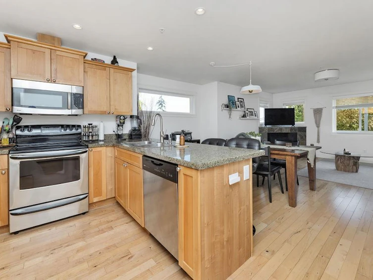 3-728 Gibsons Way, Gibsons, BC, V0N 1V9 - 6