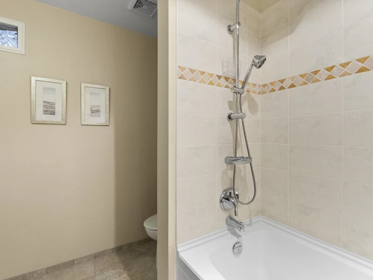 5-7307 Montecito Drive, Burnaby, BC, V5A 1R2 - 22