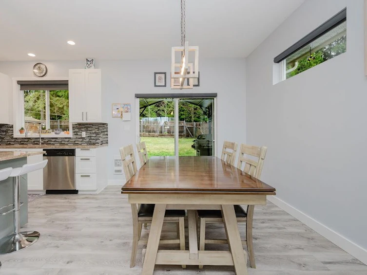 6214 Sitka Road, Sechelt, BC, V7Z 0L3 - 11