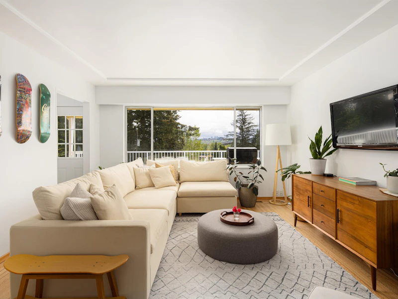 1231 Cloverley Street, North Vancouver BC V7L 1N7