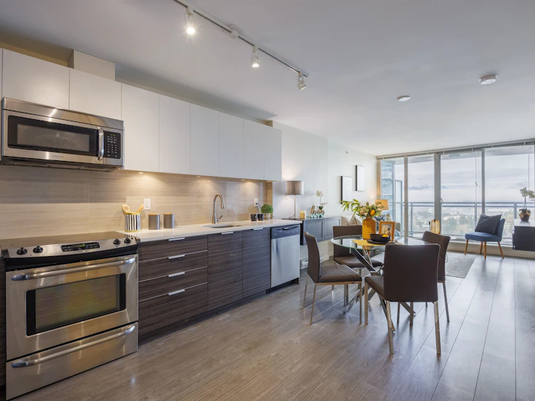 2202-13303 Central Avenue, Surrey, BC, V3T 0K6 - 6