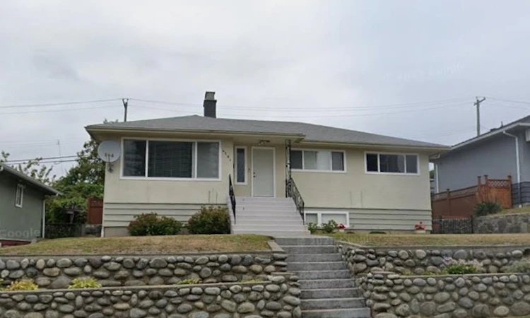 4761 Ridgelawn Drive