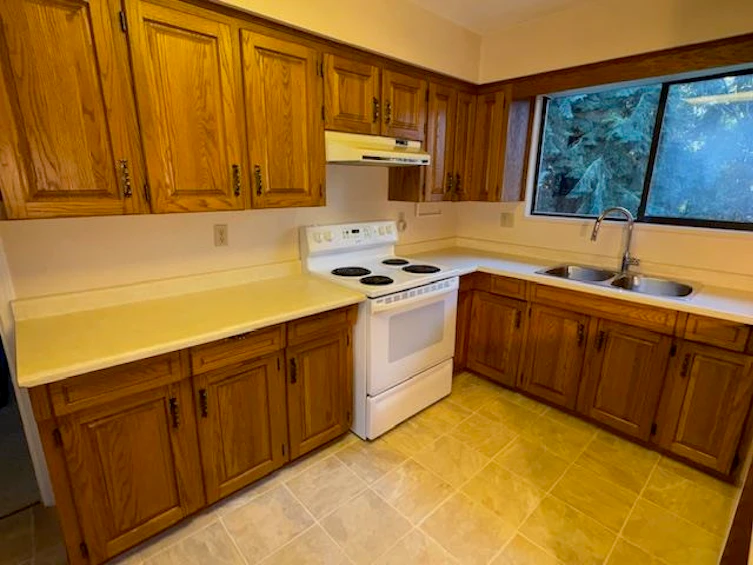 12411 Klassen Place, Maple Ridge, BC, V2X 8P3 - 12