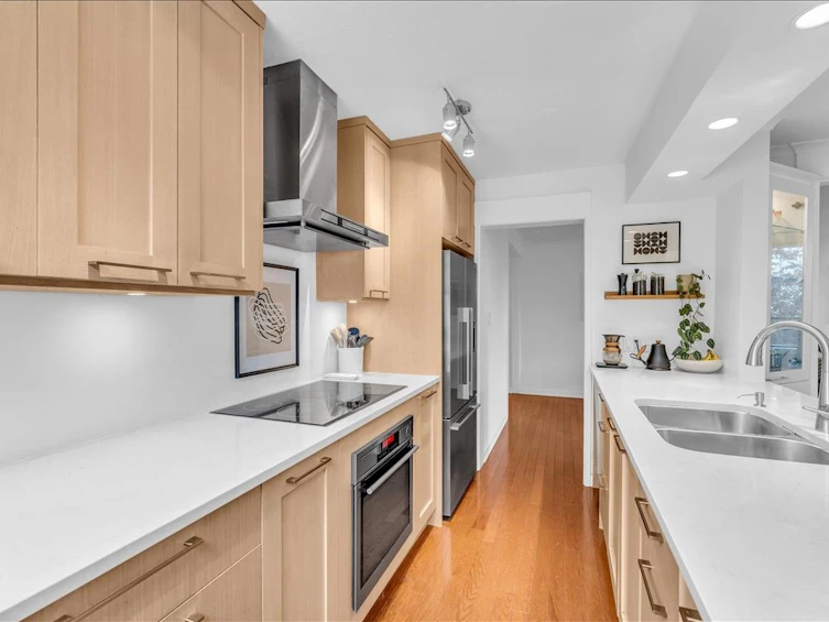 401-1330 Jervis Street, Vancouver, BC, V6E 2E3 - 9