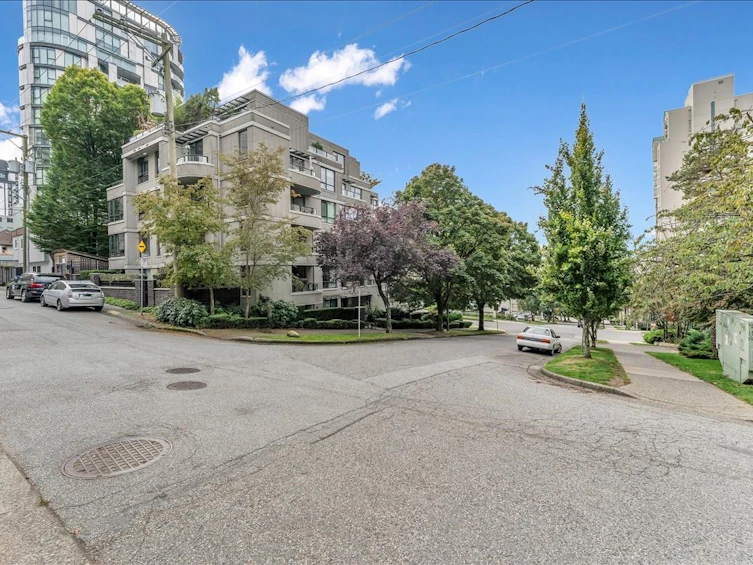 401-1330 Jervis Street, Vancouver, BC, V6E 2E3 - 30