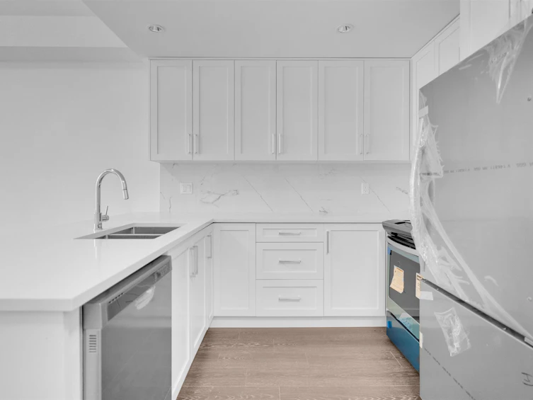 208-9983 E Barnston Drive, Surrey, BC, V4N 6T3 - 3