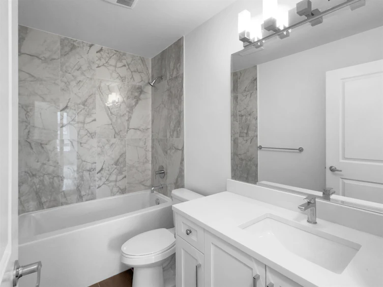 208-9983 E Barnston Drive, Surrey, BC, V4N 6T3 - 10