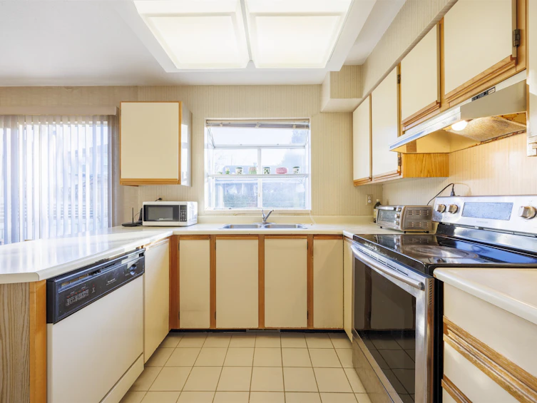 15114 98 Avenue, Surrey, BC, V3R 8T2 - 21